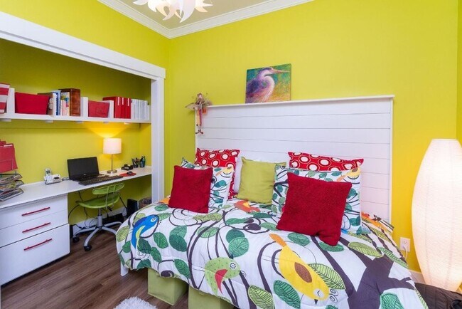 Building Photo - 61211 Fairfield Dr