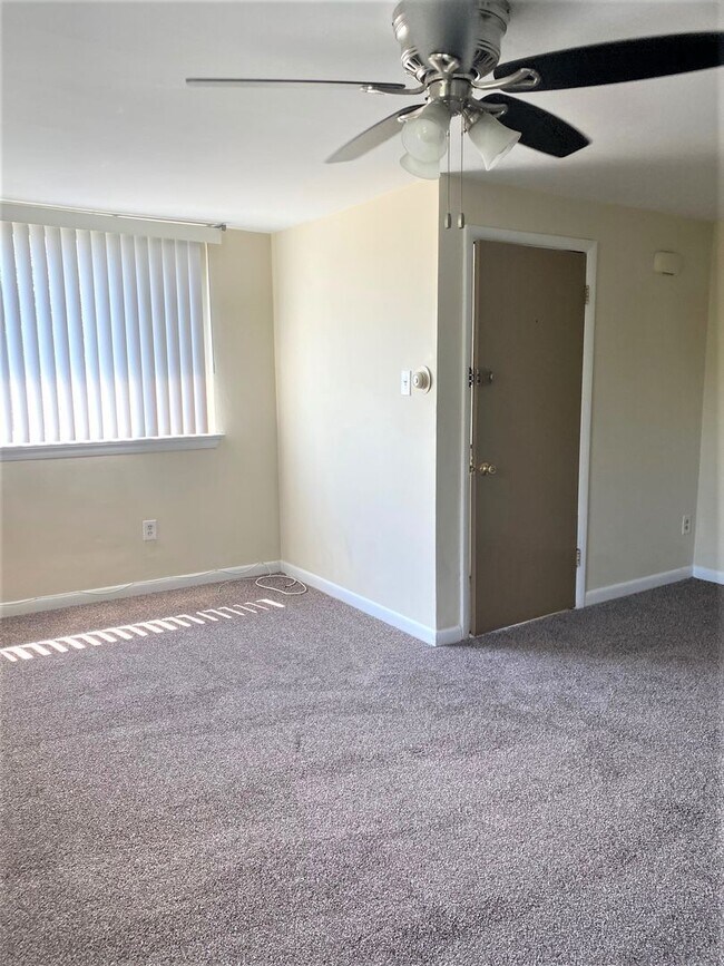 Building Photo - 3401 Berkley Ave