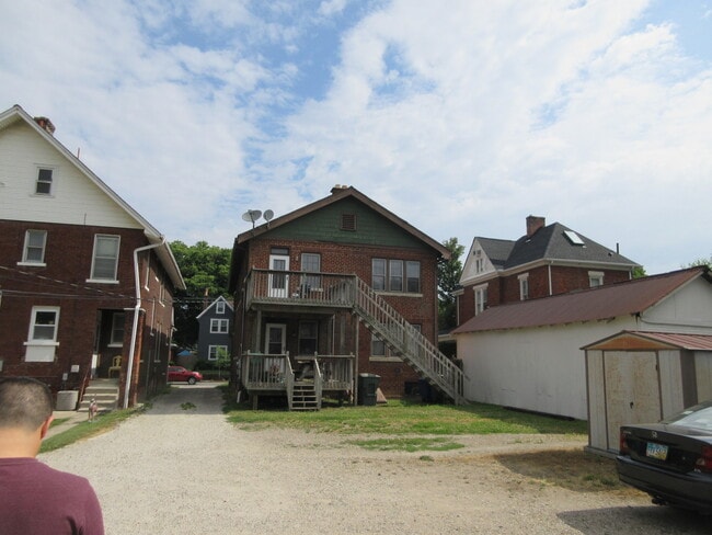 Building Photo - 279 Thurman Ave