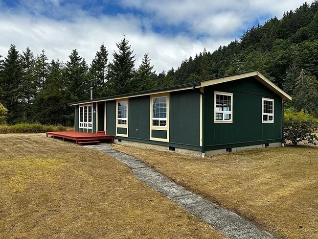 Primary Photo - Chinook, WA 3 Bedroom 2 Bath Home with Vie...