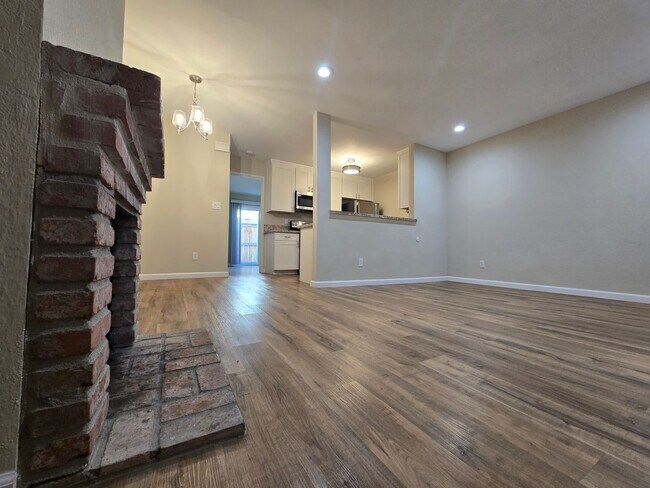 Building Photo - Remodeled 2 Bedroom 2 Bath Condo - Normal Heights - Garage & Driveway Parking