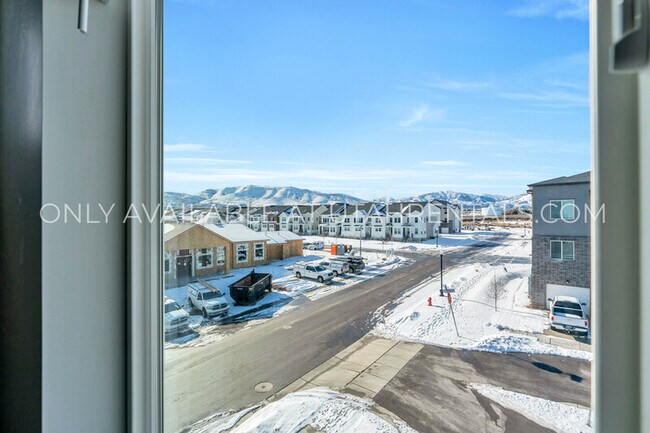 Building Photo - 13537 Commodus Dr