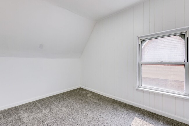 Building Photo - AVAILABLE June 2026 - Beautiful 4 Bedroom, 2 Bath Home w/ Front Porch Swing!