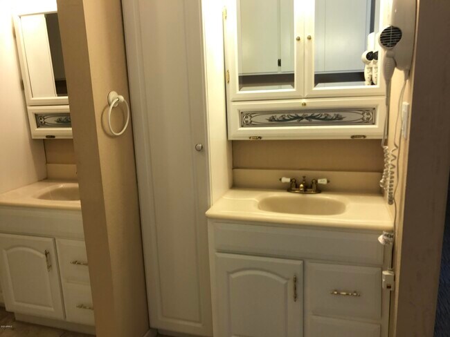 Building Photo - 12018 N Hayden Rd