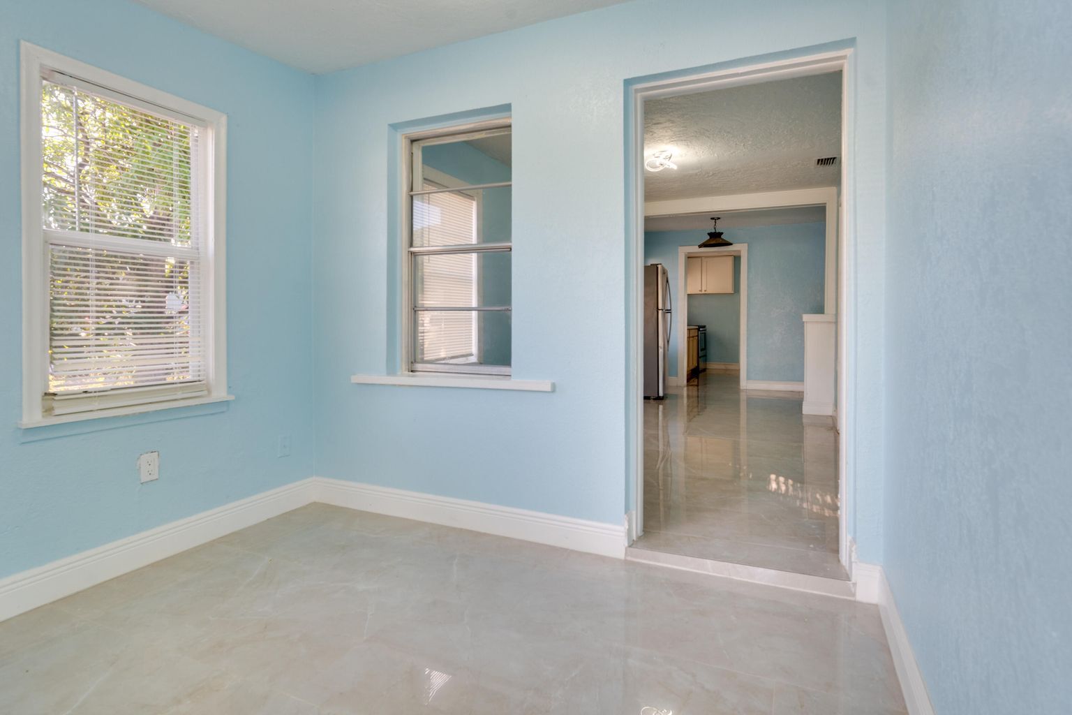 Building Photo - 813 Truman St