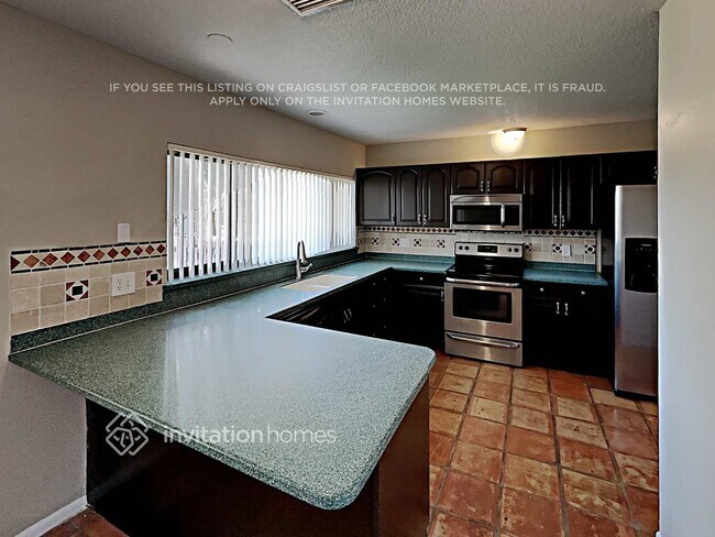 Building Photo - 10226 SW 49th Pl