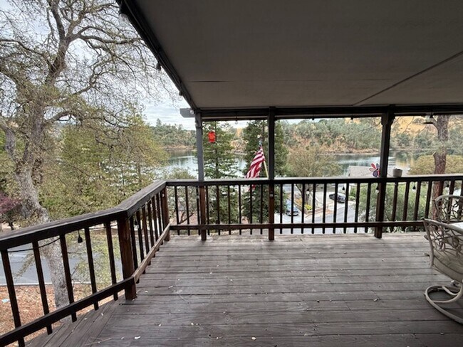 Building Photo - Cozy 3BD/2BA Single-Family in Copperopolis...