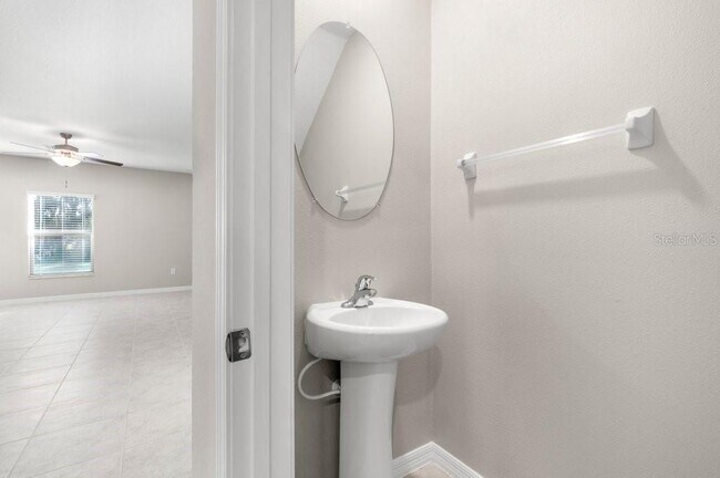 Building Photo - 5245 White Chicory Dr