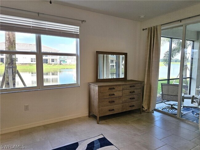 Building Photo - 5739 Oakmont Ct