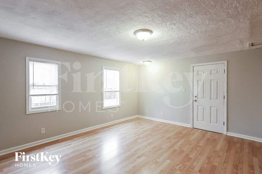 Building Photo - 4622 Karen Dr