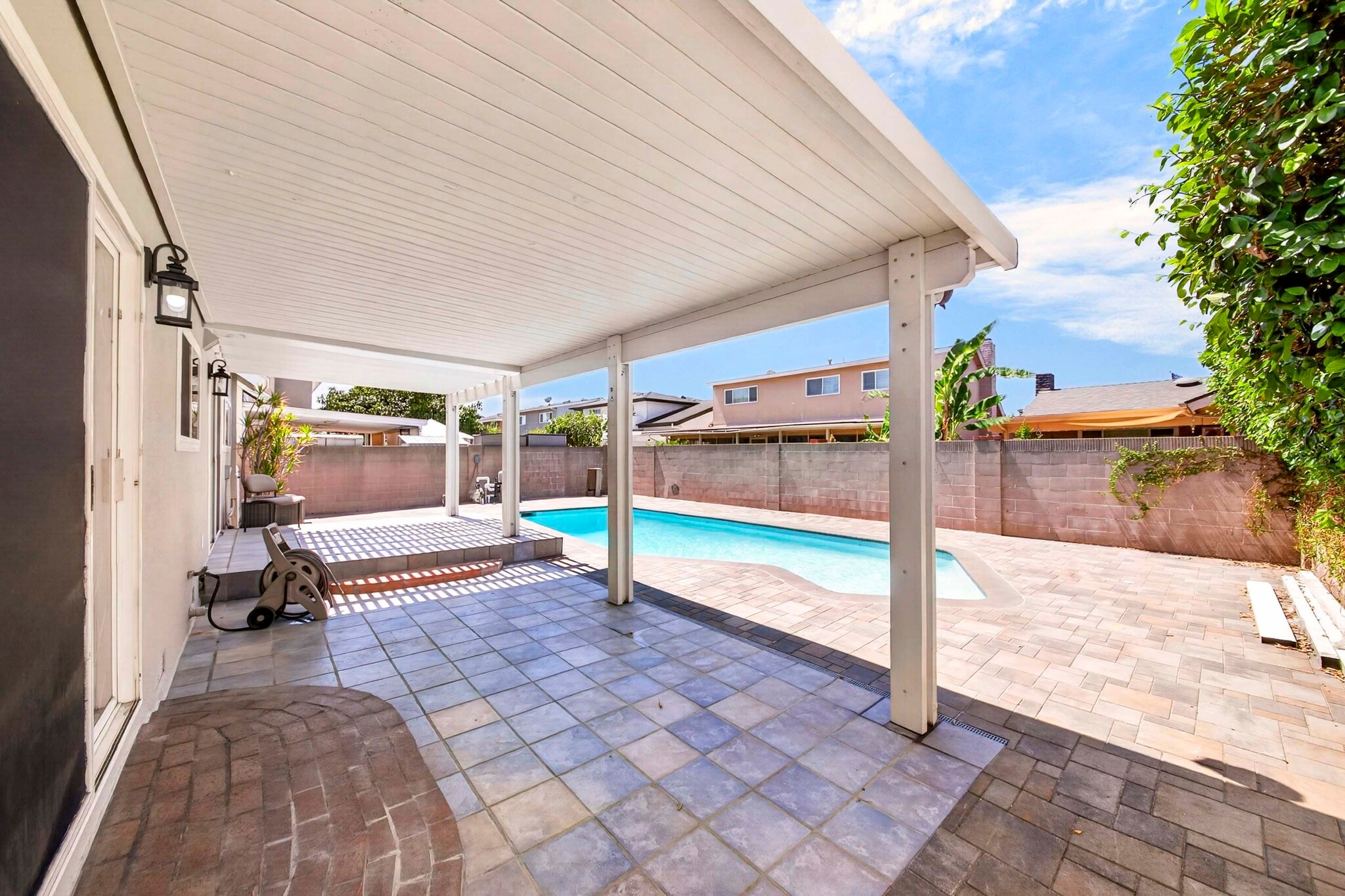 Building Photo - 8321 Santa Margarita Ln