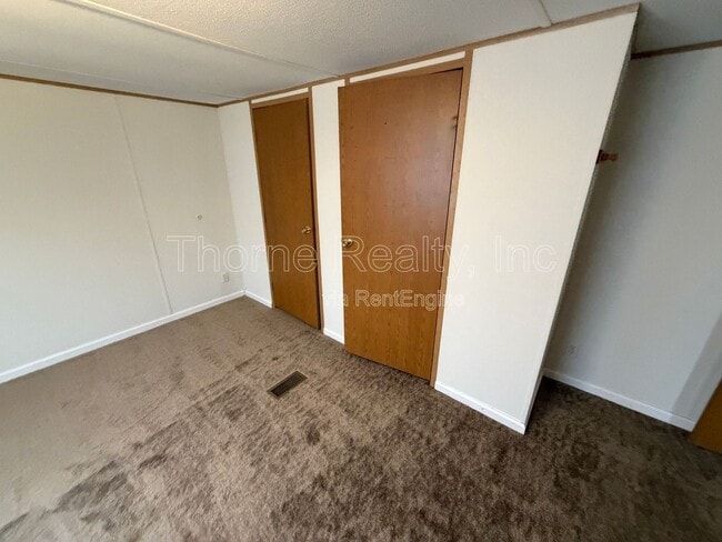 Building Photo - 96 Matts Ln