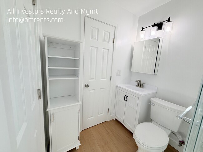 Building Photo - 1922 S Tremont St