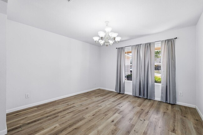 Building Photo - ***MOVE IN SPECIAL ONE WEEK FREE***Sophisticated Living Near Bamberger Nature Trails