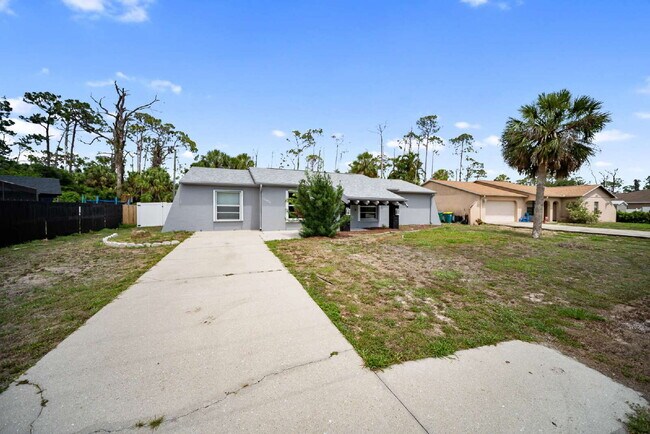 Building Photo - Heated Pool. Premium Upgrades. Fully Renov...