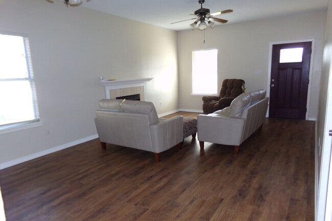 Building Photo - 1520 W Kentucky Ave