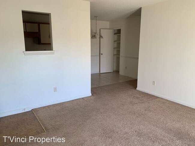Building Photo - 2 br, 1 bath House - 5627 Hornaday Rd Unit J.