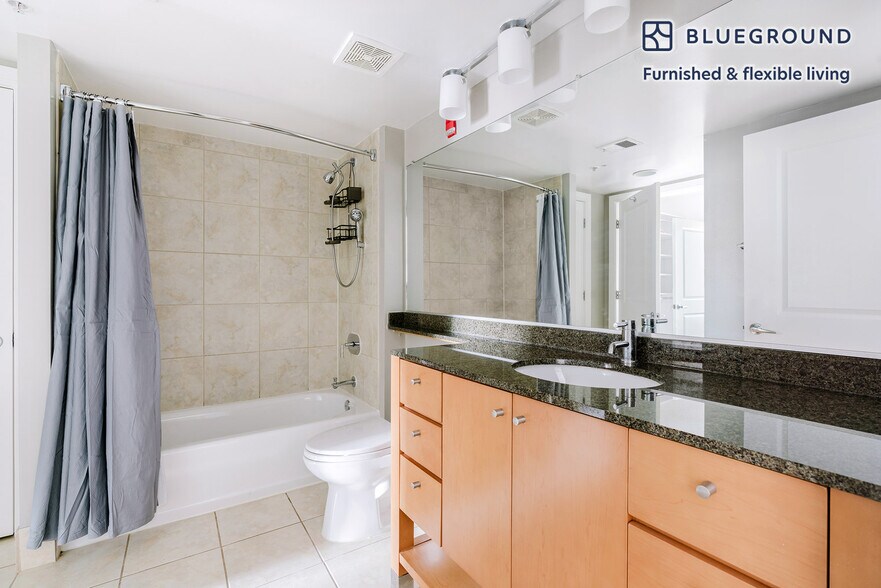 Building Photo - 4835 Cordell Ave