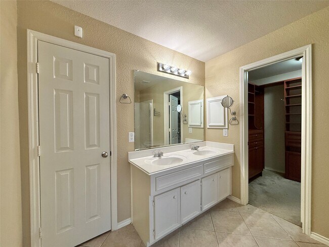 Building Photo - 1810 Katlyn Ln