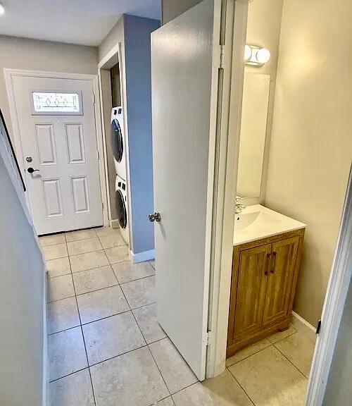 Building Photo - 413 N Cypress Dr