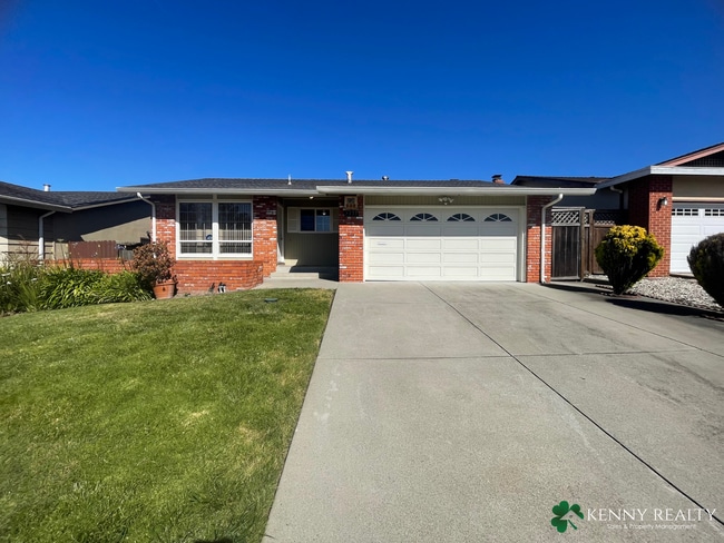 Primary Photo - Spacious Four Bedroom Home in Westborough ...