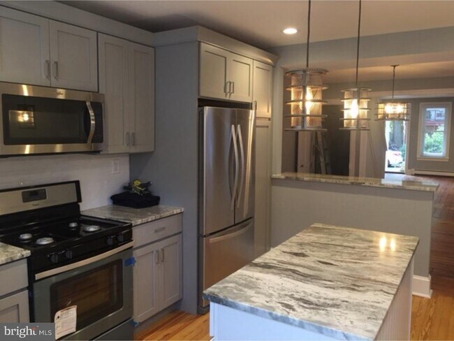 Building Photo - 117 Magnolia St