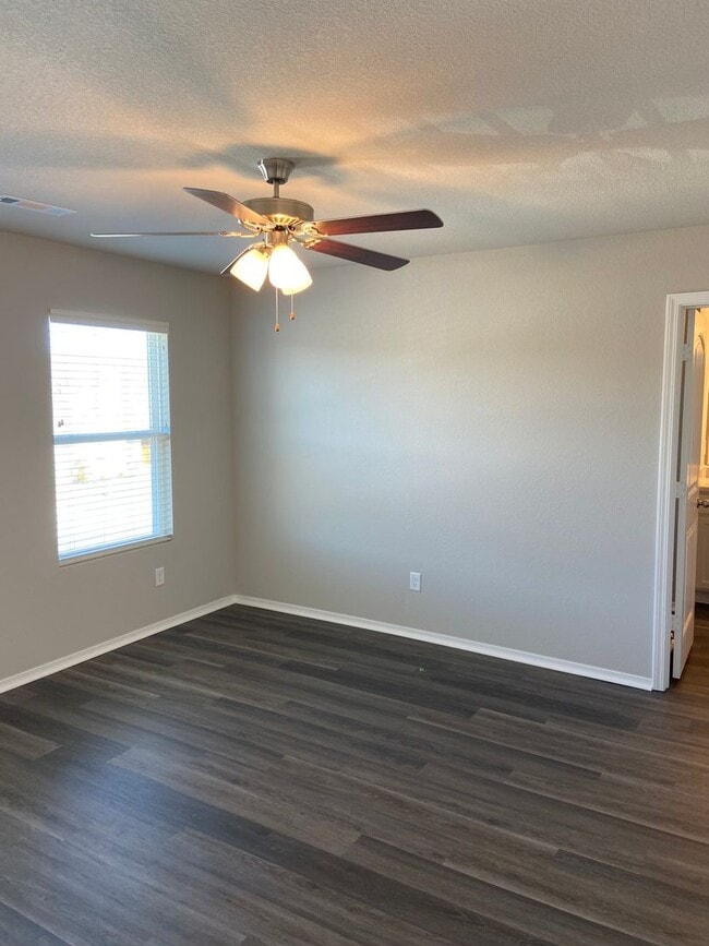 Building Photo - NOW LEASING! Three Bedroom | Two and a Half Bathroom Home in Conway