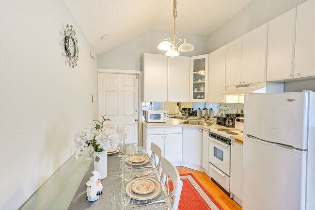 Building Photo - 35 Butternut Ln