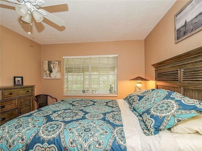 Building Photo - 1877 Sixty Oaks Ln