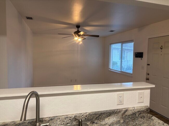 Building Photo - 1168 West Cir