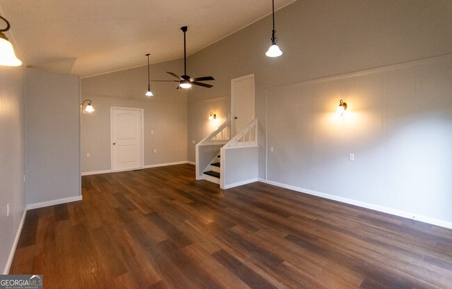 Building Photo - 7971 Roosterville Rd