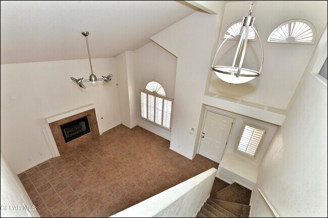 Building Photo - 6372 Franklin Ridge Dr