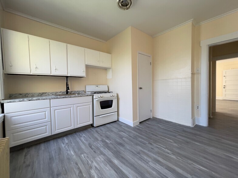 Unit 2 - 103 Storms Ave