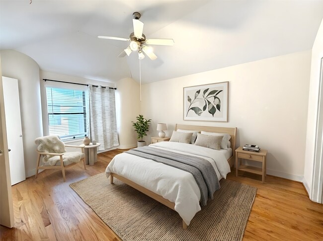 Building Photo - 8638 Meadowcroft Dr