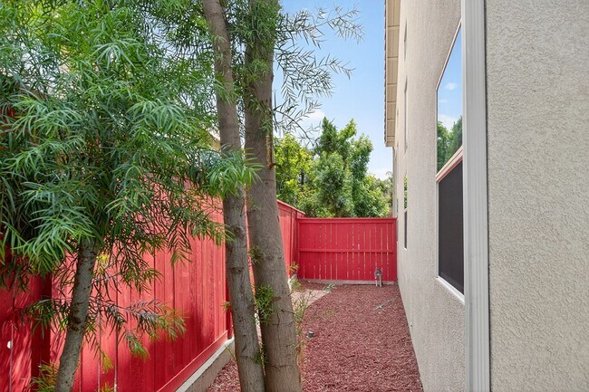 Building Photo - Most Desireable Neighborhood in Temecula  Eastridge by Redhawk