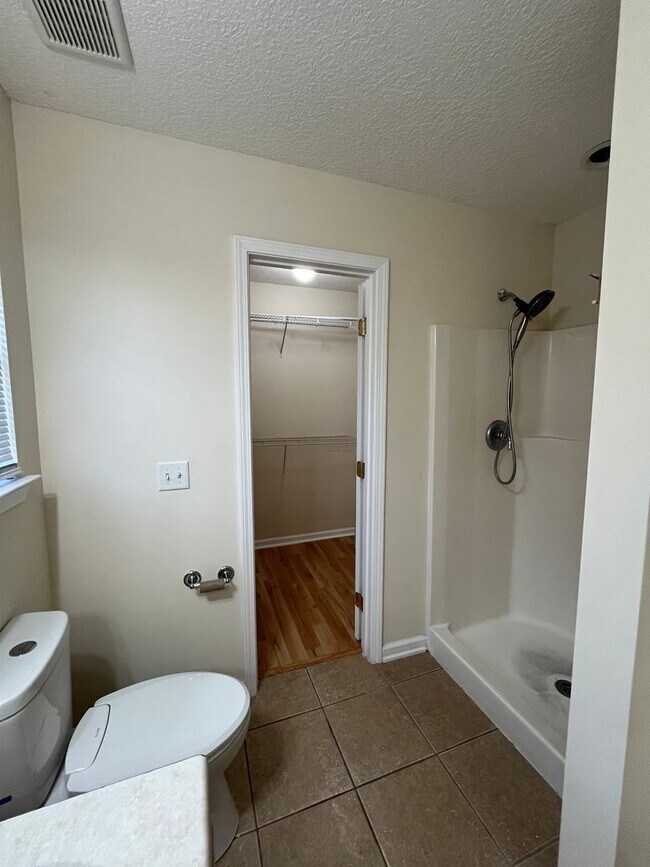Building Photo - 209 Royal Palms Ave