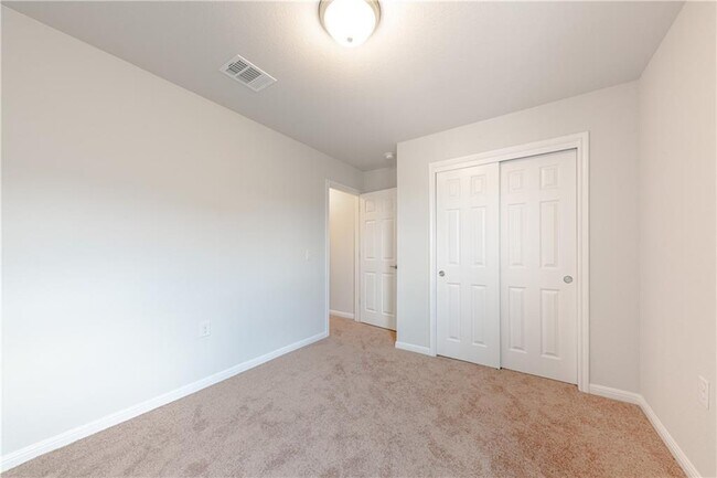 Building Photo - 705 Durness Dr