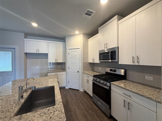Building Photo - 110 Dedina Dr