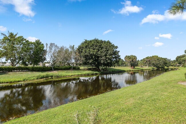 Building Photo - 2835 Polo Island Dr