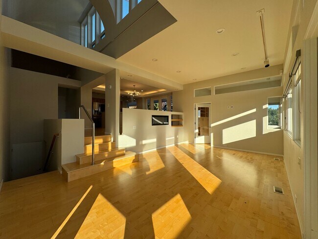 Building Photo - Breathtaking views of Chuckanut Bay!!