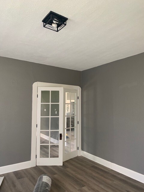 Building Photo - 127 W Troy Ave