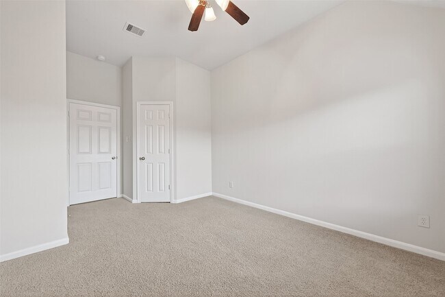 Building Photo - 8858 Distant Woods Dr