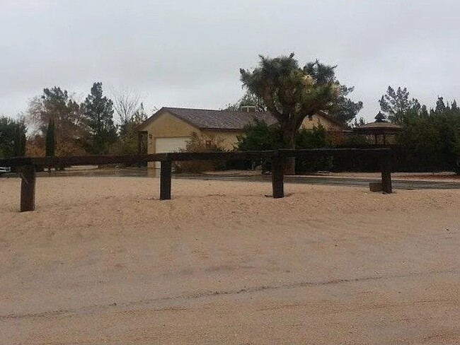 Building Photo - 11125 Smoke Tree Rd