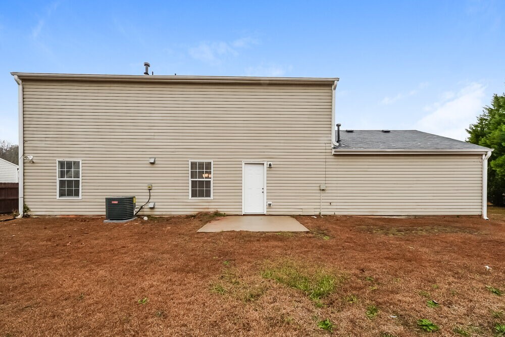 Building Photo - 5660 Black Berry Row