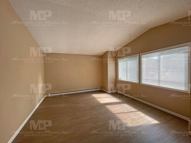 Building Photo - 1209 Montgomery St