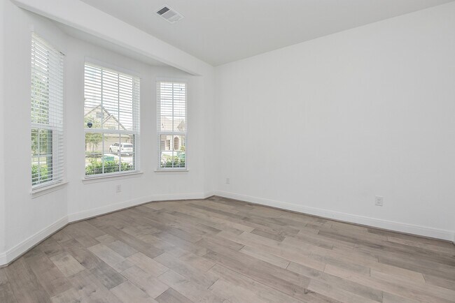 Building Photo - 18251 Winding Willow Oak Way