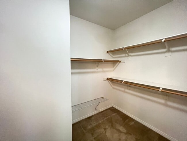 Building Photo - Beautiful 3 Bedroom 2.5 Bathroom Townhome ...