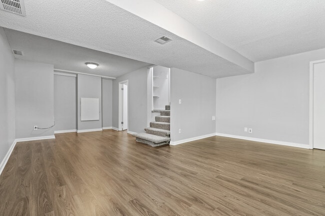 Building Photo - 6128 157th St