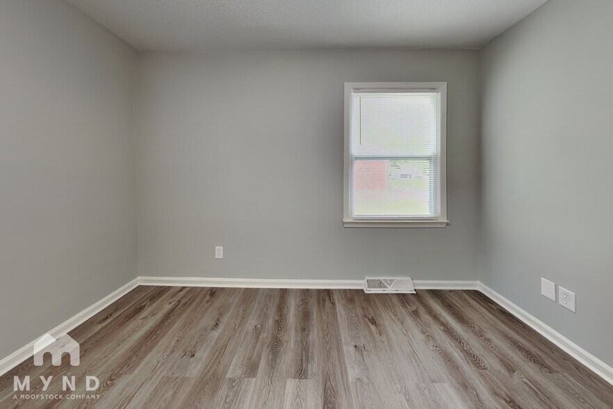 Building Photo - 547 Whitethorn Dr