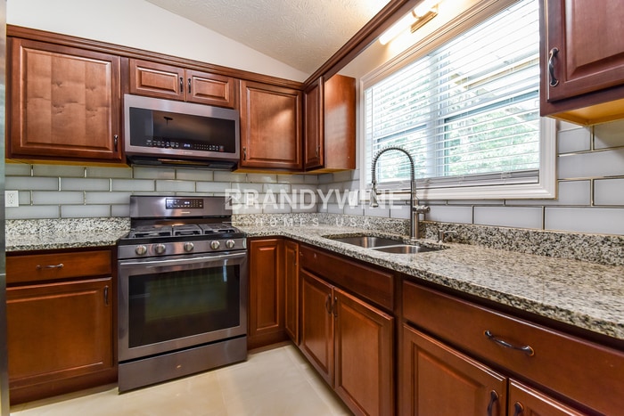 Building Photo - 3091 Dowry Dr